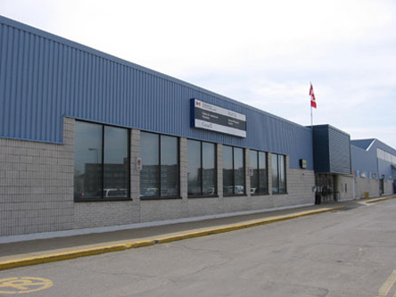 Building image of Vaudreuil-Dorion Service Canada Centre at 2555 Dutrisac Street in Vaudreuil-Dorion