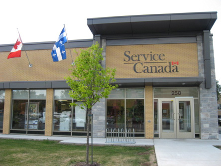 Photo de l'édifice du bureau Saint-Eustache - Centre Service Canada situé au 250, boulevard Arthur-Sauvé  à Saint-Eustache