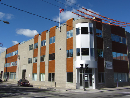 Building image of Trois-Rivières Service Canada Centre at 1660 Royale Street in Trois-Rivières