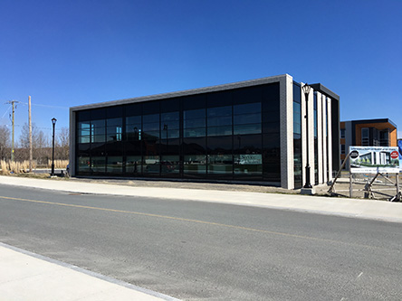 Building image of Lac-Mégantic Service Canada Centre at 5550 Frontenac Street in Lac-Mégantic
