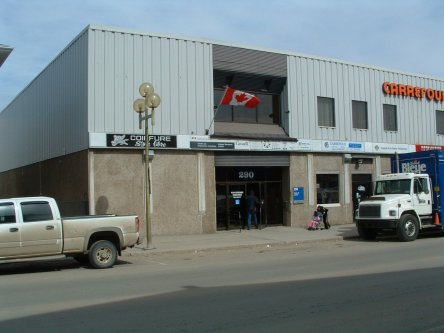 Building image of La Tuque Service Canada Centre at 290 Saint-Joseph Street in La Tuque