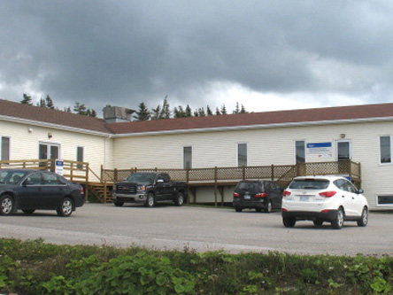 Photo de l'édifice du bureau Port Saunders - site de services mobiles réguliers situé au 90, rue Main à Port Saunders