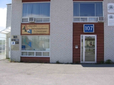 Photo de l'édifice du bureau Lebel-sur-Quévillon - site de services mobiles réguliers situé au 107, rue Principale Sud à Lebel-sur-Quévillon