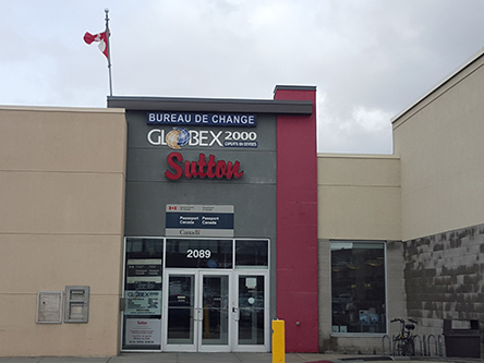 Photo de l'édifice du bureau Saint-Laurent - Centre Service Canada - Services de Passeport situé au 2089, boulevard Marcel-Laurin, suite 100 à Saint-Laurent