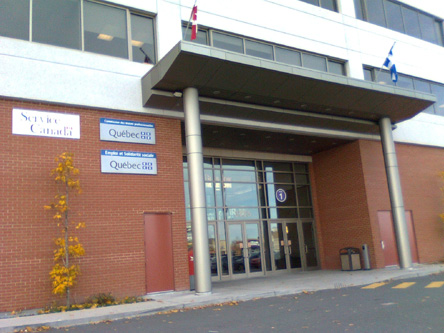 Building image of Saint-Hyacinthe Service Canada Centre at 3225 Cusson Avenue, Entrance 1 in Saint-Hyacinthe