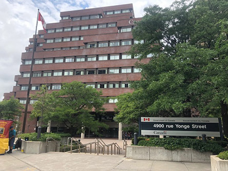 Photo de l'édifice du bureau North York - Centre Service Canada - Services de Passeport situé au 4900, rue Yonge, 3e étage, suite 380 à North York