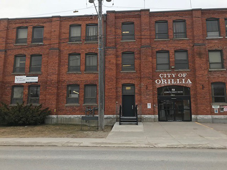 Photo de l'édifice du bureau Orillia - Centre Service Canada situé au 50, rue Andrew Sud à Orillia
