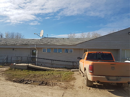Photo de l'édifice du bureau Paul First Nation site de services mobilies réguliers situé au 2885 Première nation de Paul Band à Duffield