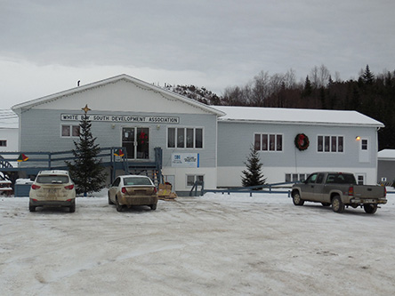Photo de l'édifice du bureau Pollard's Point - site de services mobiles réguliers situé au Rue Main à Pollards Point
