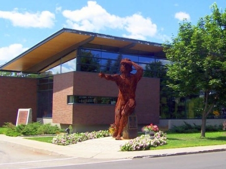 Photo de l'édifice du bureau Baie St- Paul - site de services mobiles réguliers situé au 9, rue Forget à Baie-Saint-Paul